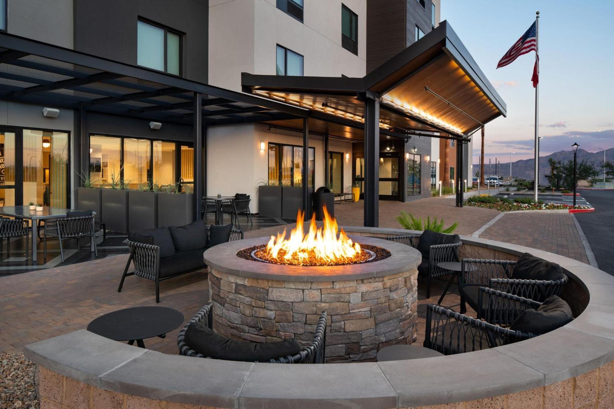 Towneplace Suites By Marriott Las Vegas North I-15 Exteriör bild